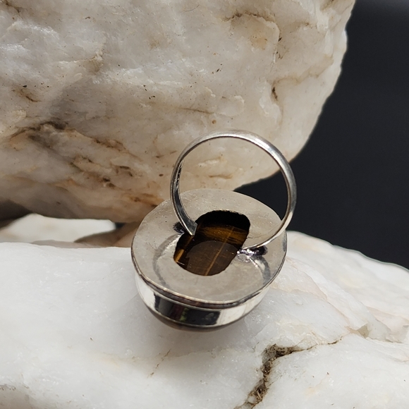 Natural Large Tiger Eye Cabochon Stone White Rhodium/Silver Artisan Ring - Picture 4 of 10